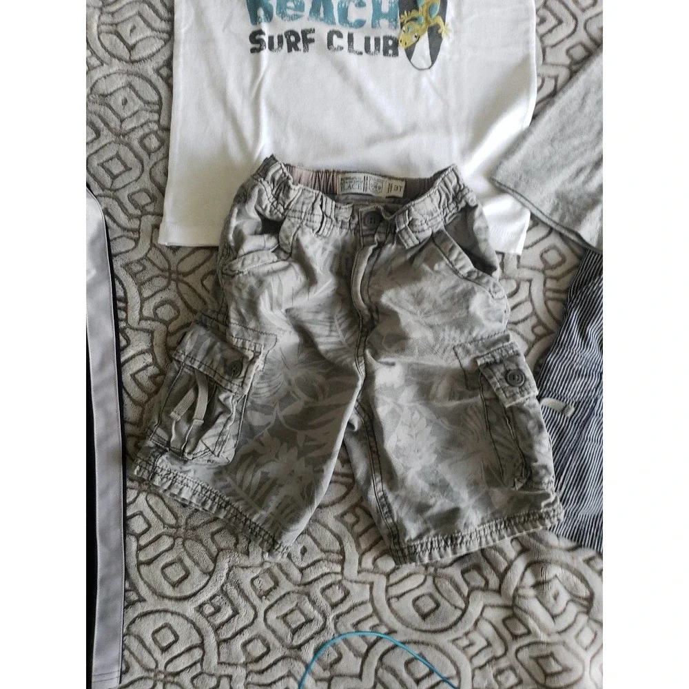 Boys summer clothes bundle 3 y shorts, tees, longsleve, pants - Picture 7 of 8
